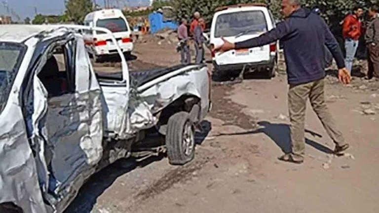 مصرع شخص وإصابة آخر في تصادم سيارتين بطريق بورسعيد - الإسماعيلية