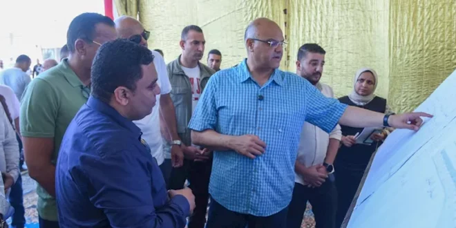 معاناة استمرت 4 شهور.. بدء رصف شارع الفتح غرب الإسكندرية- صور