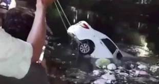 نجاة سائق بأعجوبة بعد سقوط سيارته في مصرف صحي بشبين القناطر