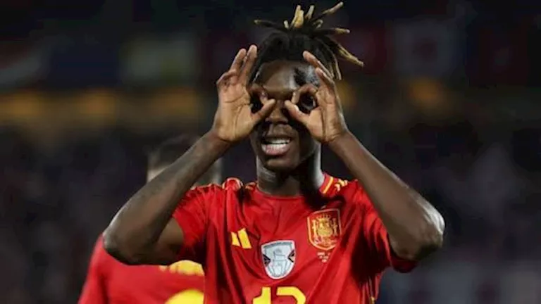 نيكو ويليامز يكرم والدته بشكل خاص بعد التتويج بلقب كأس العالم 2026 | ضي النهار نيكو ويليامز يكرم والدته بشكل خاص بعد التتويج بلقب كأس العالم 2026