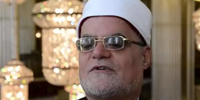 هل أكون آثمة شرعًا لو امتنعت عن فراش زوجي بسبب مرضه؟.. عالم أزهري يجيب