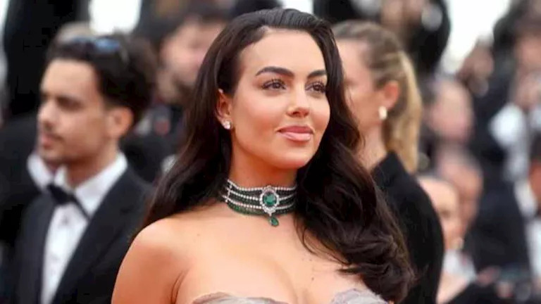 هل حاولت جورجينا "الشماتة" في ميسي بعد خسارة الأرجنتين كأس العالم؟ | ضي النهار هل حاولت جورجينا "الشماتة" في ميسي بعد خسارة الأرجنتين كأس العالم؟