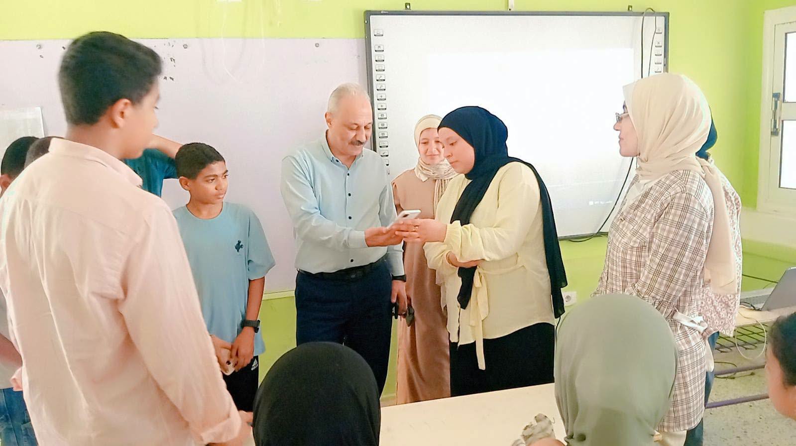 📰 لتأهيل جيل المستقبل.. تعليم المنيا يختتم فعاليات التدريب على أدوات الذكاء الاصطناعي لطلاب الإعدادية | ضي النهار 763664864 2237675810397718 80722623996559421 n