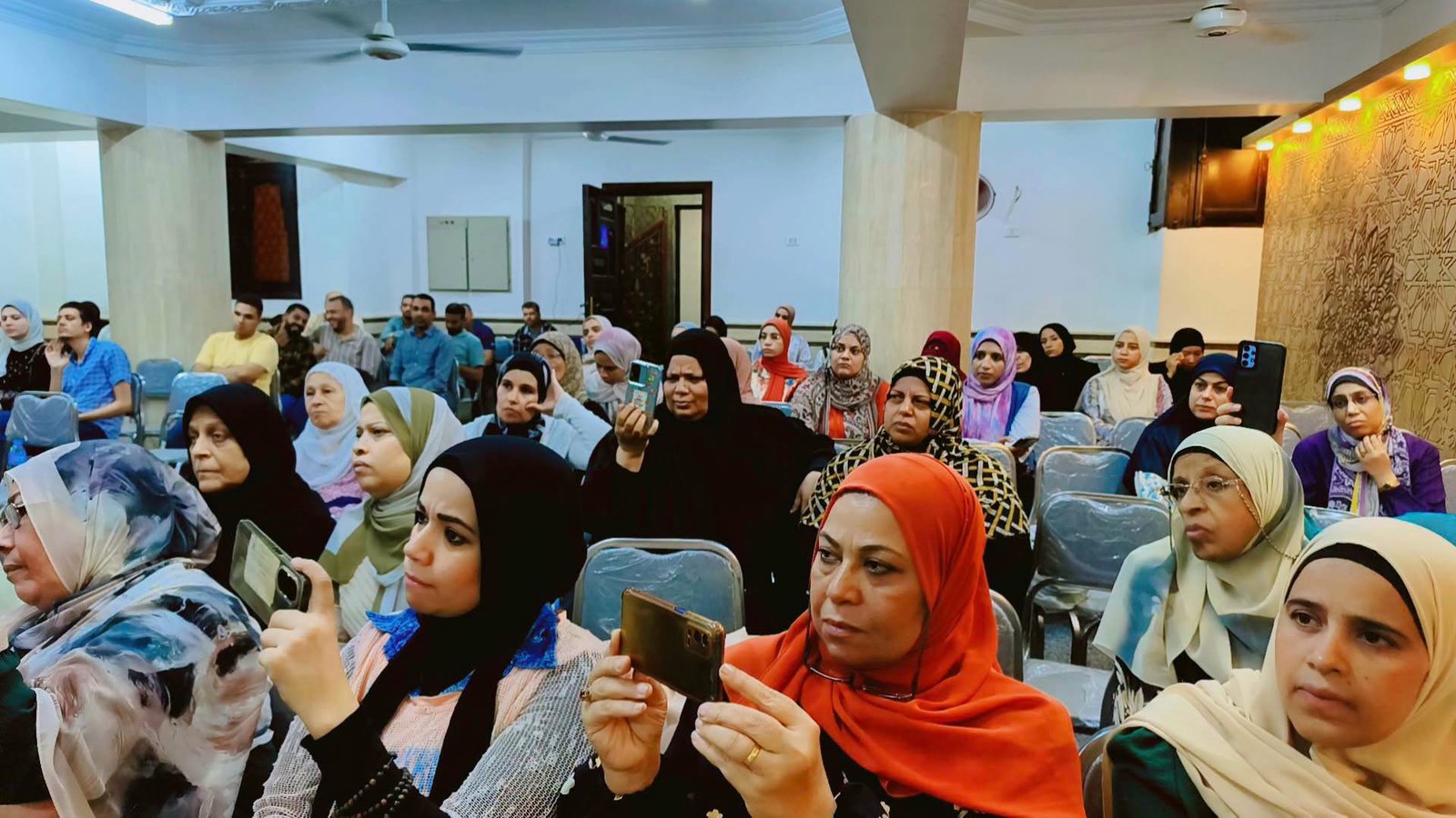 تمهيدًا للسفر للأراضي المقدسة.. معتمرو "أيتاس للسياحة والسفر" يستلمون تأشيرات العمرة | ضي النهار 774008608 4045835362389058 4495882957114905588 n