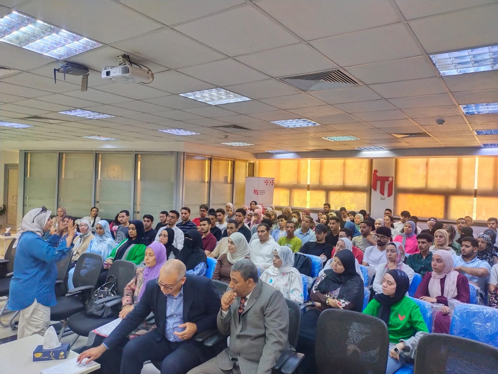 صور.. بالتعاون مع معهد تكنولوجيا المعلومات.. "إعلام أسيوط" ينظم لقاءً حول «القيادة الاستراتيجية الأكتاجون ورؤية مصر للمستقبل» | ضي النهار WhatsApp Image 2026 08 26 at 2.09.51 PM
