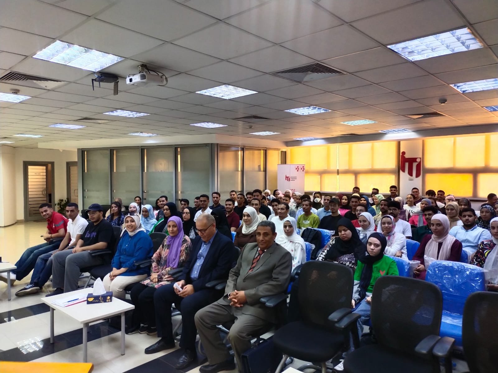 صور.. بالتعاون مع معهد تكنولوجيا المعلومات.. "إعلام أسيوط" ينظم لقاءً حول «القيادة الاستراتيجية الأكتاجون ورؤية مصر للمستقبل» | ضي النهار WhatsApp Image 2026 08 26 at 2.09.52 PM