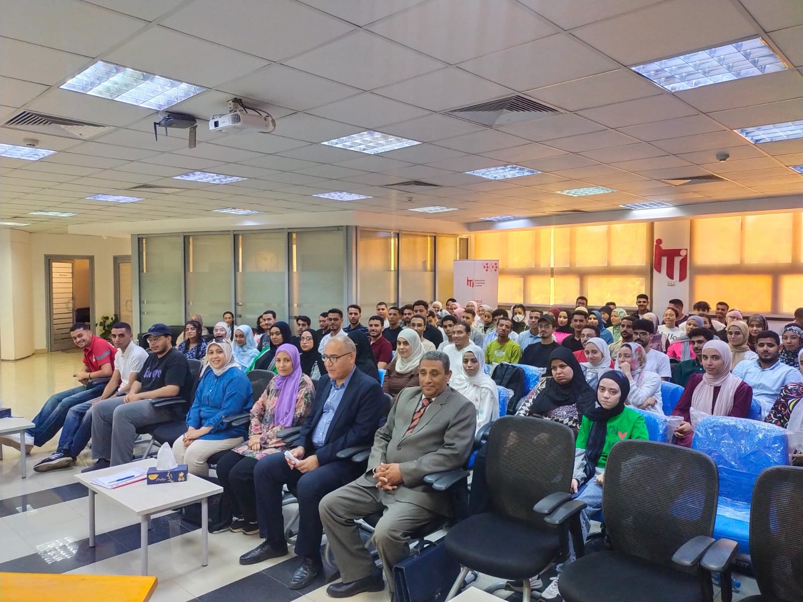 صور.. بالتعاون مع معهد تكنولوجيا المعلومات.. "إعلام أسيوط" ينظم لقاءً حول «القيادة الاستراتيجية الأكتاجون ورؤية مصر للمستقبل» | ضي النهار WhatsApp Image 2026 08 26 at 2.09.54 PM 1