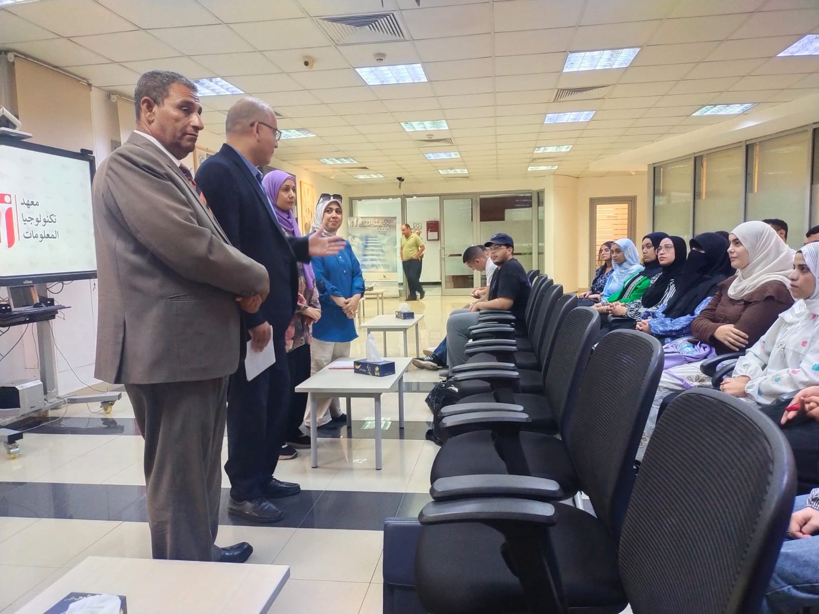 صور.. بالتعاون مع معهد تكنولوجيا المعلومات.. "إعلام أسيوط" ينظم لقاءً حول «القيادة الاستراتيجية الأكتاجون ورؤية مصر للمستقبل» | ضي النهار WhatsApp Image 2026 08 26 at 2.09.57 PM