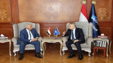 أسامة ربيع: رصدنا زيادة في عبور سفن الحاويات بقناة السويس