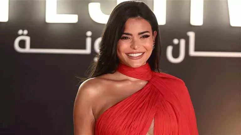 أسماء جلال تستعيد ذكريات والدها في يوم ميلاده