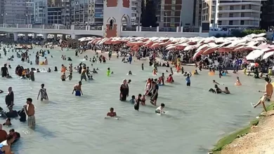 إقبال كبير على شواطئ الإسكندرية في "الويك إند"