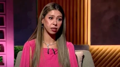 إيناس عز الدين تكتشف تسجيل 5 خطوط باسمها وزوجها دون علمهما- فيديو