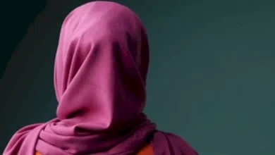 الإفتاء توضح حكم الحجاب وتغطية المرأة البالغة شَعرَ رأسها