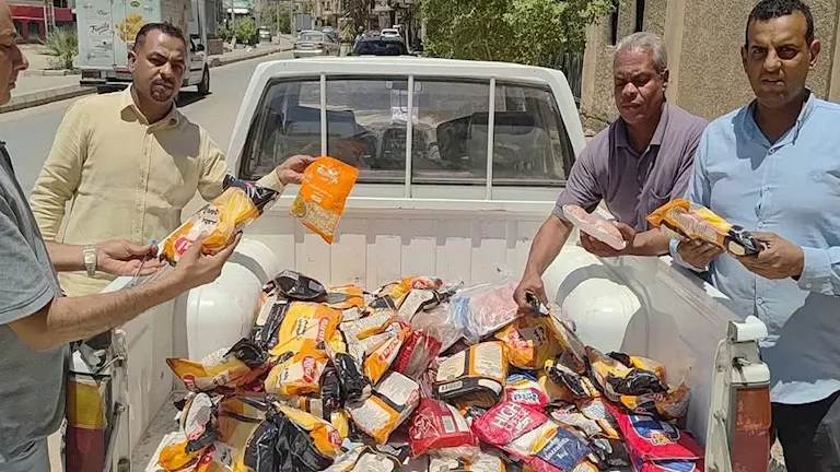 التحفظ على ربع طن دجاج وجبن منتهية الصلاحية بالأقصر