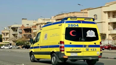 الشرطة تنقل سيدة مريضة للمستشفى خلال حملة إشغالات بكفر الشيخ