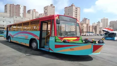بالصور- أتوبيس متهالك يتحول إلى طفطف سياحي بالإسكندرية