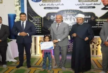 بحضور المحافظ.. تكريم حفظة القرآن الكريم في السويس (صور)