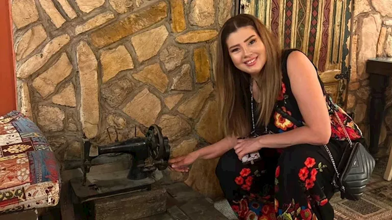 بصورة نادرة.. رانيا فريد شوقي تستعيد ذكريات طفولتها مع والدتها