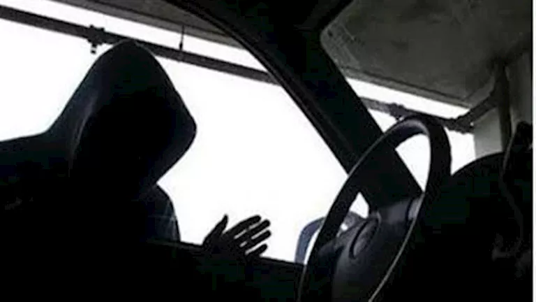 بطولة سائق وموقف شهم.. إحباط سرقة ميكروباص بالإكراه في الفيوم