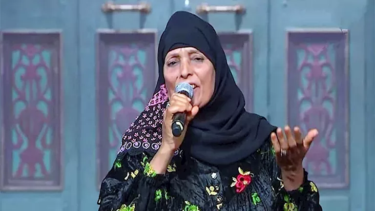 بمزيج موسيقي شرقي غربي.. الحاجة نبيلة تطرح "شجرة توت" | ضي النهار بمزيج موسيقي شرقي غربي.. الحاجة نبيلة تطرح "شجرة توت"