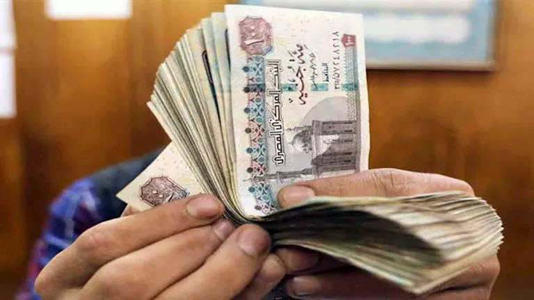 خسائر الخيار السهل.. ماذا حدث لمن ادخر 100 ألف جنيه عاما ولم يستثمرها؟