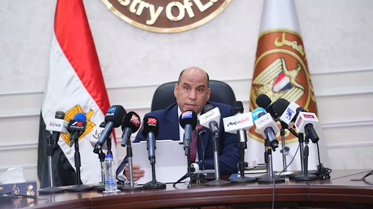 لائحة العمل تحمي الموظف من الفصل بسبب نشاطه النقابي