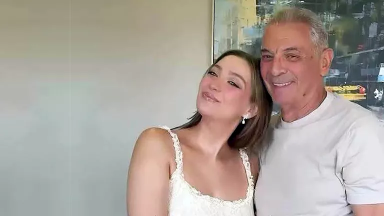ماذا فعل محمود حميدة عند رؤية ابنته أمنية بفستان الزفاف؟ - فيديو