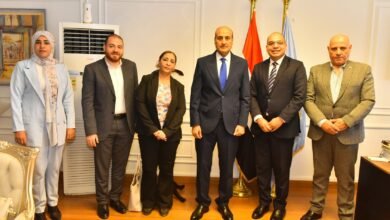 محافظ أسيوط يبحث مع وفد هيئة كوبتك أورفانز تعزيز التعاون في دعم وتمكين الفتيات والشباب 8