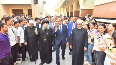 محافظ أسيوط يزور دير السيدة العذراء وكنيسة سيدة الانتقال بقرية درنكة للتهنئة باحتفالات صوم السيدة العذراء مريم 4