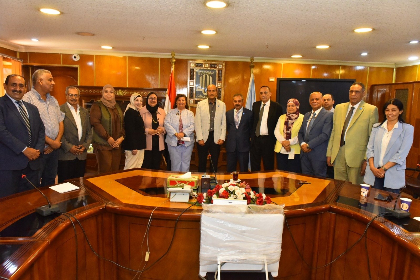 بالصور والفيديو بدعم مليون جنيه من روتاري التحرير وأسيوط.. محافظ أسيوط يشهد تسليم شيك لإنشاء آبار جوفية بقرى منفلوط والبداري | ضي النهار محافظ أسيوط يشهد دعم روتاري التحرير وأسيوط لمشروعات مياه الشرب بقرى المحافظة بمليون جنيه 5