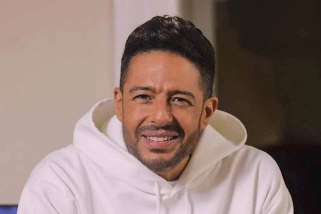 محمد حماقي يواصل استعدادات حفله الضخم في رأس الحكمة