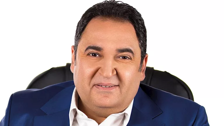 محمد علي خير يدعو الأزهر والكنيسة لزيارة أسر ضحايا حادث الإسماعيلية