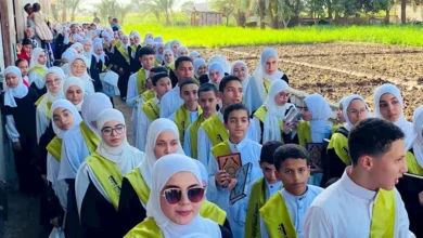 مسيرة حاشدة و4 رحلات عمرة.. قرية بالمنيا تحتفل بتكريم حفظة القرآن - صو