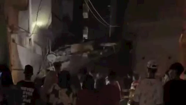 مكون من 4 طوابق.. انهيار عقار سكني في بنها بالقليوبية - وصور | ضي النهار مكون من 4 طوابق.. انهيار عقار سكني في بنها بالقليوبية - وصور