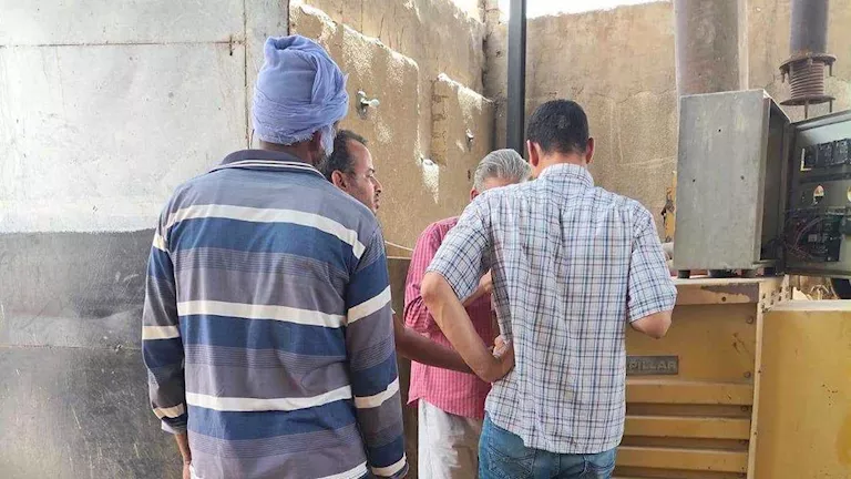 مولّد وسيارة كسح.. تحركات خدمية لدعم قرى باريس بالوادي الجديد