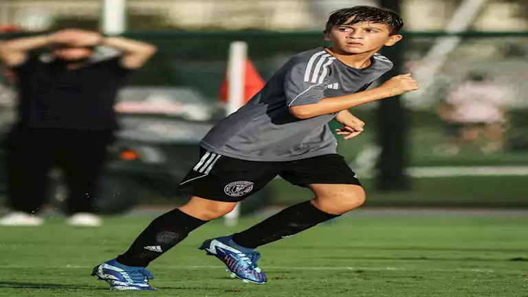 هل يرحل نجل ميسي إلى برشلونة؟ النجم الأرجنتيني يحسم الجدل