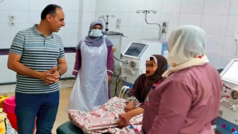وكيل صحة بني سويف يتفقد وحدة الغسيل الكلوي بالميمون ويحيل طبيبًا للتحق