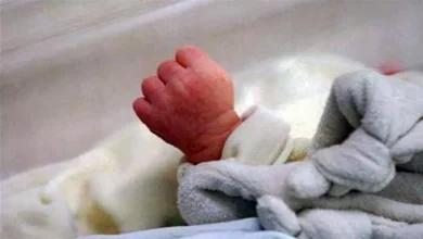 وُلدت لتُقتل.. كيف انتهت حياة رضيعة بعد دقائق من ميلادها؟