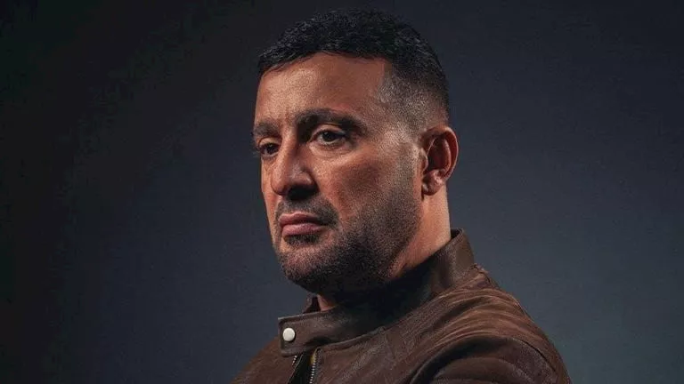أحمد السقا يوجه رسالة رثاء لوالده بذكرى رحيله: "بتعلمني حتى وأنت هناك" | ضي النهار أحمد السقا يوجه رسالة رثاء لوالده بذكرى رحيله: "بتعلمني حتى وأنت هناك"