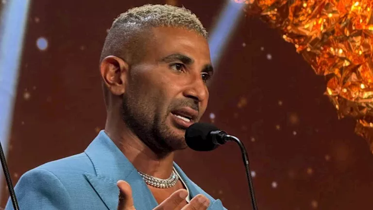أحمد سعد يستعيد ذكريات الثمانينات بصورة طريفة من طفولته