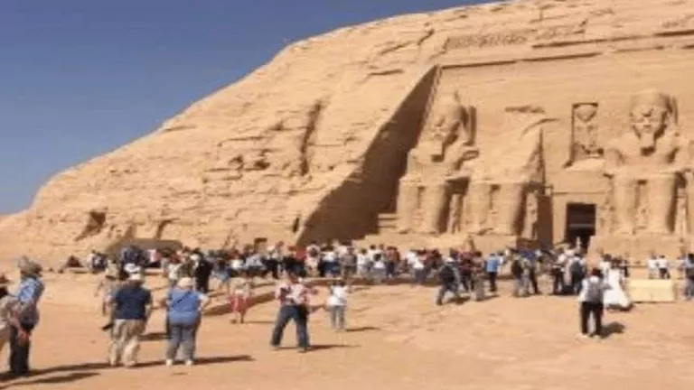 أسوان ترفع درجة الاستعداد لظاهرة تعامد الشمس على وجه رمسيس