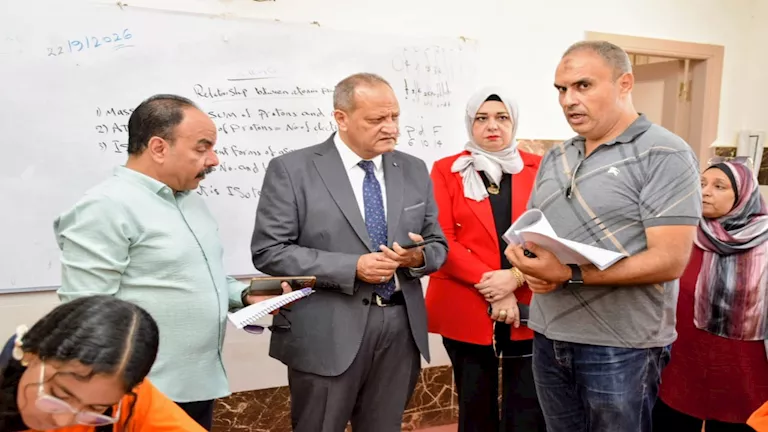 إحالة مخالفات مدرسة مكة المكرمة للغات ببورسعيد إلى الشئون القانونية