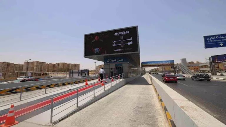الأتوبيس الترددي يبدأ التشغيل التجريبي بدون جمهور بمحطات المرحلة الثان