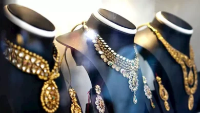 الذهب في مصر يتراجع 25 جنيها.. وغياب الضغوط البيعية الحادة في السوق