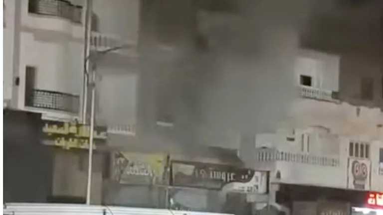 السيطرة على حريق داخل شقة بمدينة السلام في السويس - صور