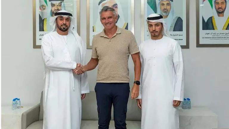 المحطة العاشرة عربيا.. كارتيرون مديرًا فنيًا لنادي الظفرة الإماراتي