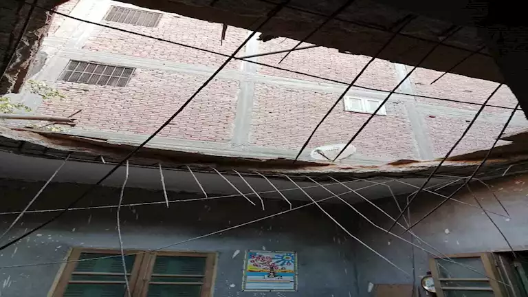انهار عليها السقف.. إصابة طفلة في عقار شرق الإسكندرية