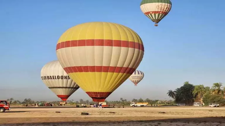 تأجيل استئناف رحلات البالون الطائر بالأقصر بسبب الأحوال الجوية