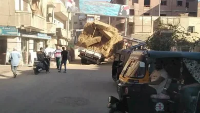 تفاصيل سقوط بوابة معدنية أعلى كوبري الباجور بالمنوفية
