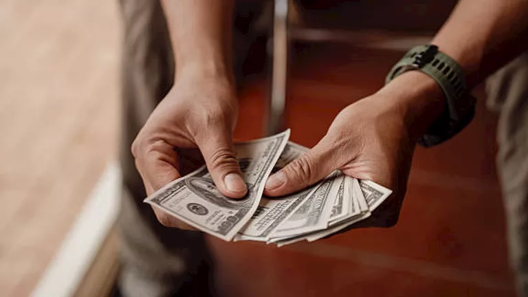 حتى 86 قرشا.. سعر الدولار يرتفع في 10 بنوك خلال أسبوع 18-9-2026